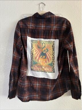 Vintage-Inspired Brown Plaid Men's Shirt with Graphic Back Patch M